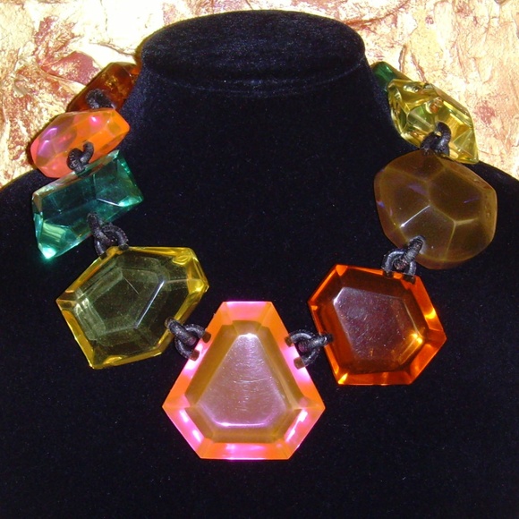 MONIES Gerda Lynggaard Vibrant Multi-Colored Lucite Necklace - Picture 12 of 16